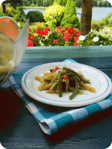 Zdjęcie - Sałatka z fasolką szparagową i musztardą francuską - Przepisy kulinarne ze zdjęciami