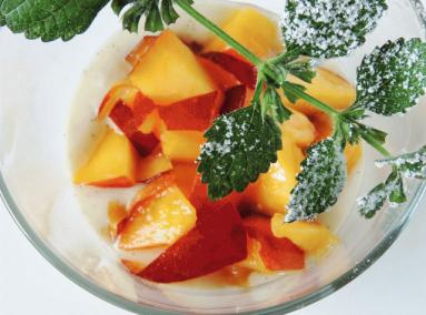 Zdjęcie - Waniliowy krem z kaszy jaglanej z nektarynkami - Przepisy kulinarne ze zdjęciami