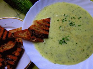 Zdjęcie - Zupa-krem  ze świeżego ogórka - Przepisy kulinarne ze zdjęciami