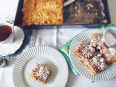 Zdjęcie - Kruche ciasto ze śliwkami - Przepisy kulinarne ze zdjęciami