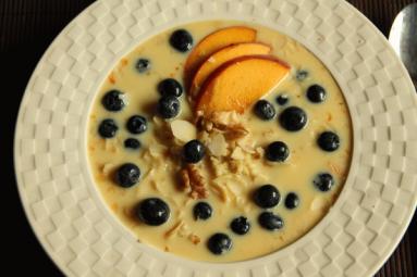 Zdjęcie - Kasza jaglana z owocami i mlekiem waniliowym - Przepisy kulinarne ze zdjęciami