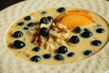 Zdjęcie - Kasza jaglana z owocami i mlekiem waniliowym - Przepisy kulinarne ze zdjęciami