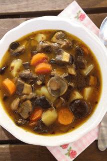 Zdjęcie - Są grzyby! a więc dzisiaj zupa grzybowa - podgrzybkowa - Przepisy kulinarne ze zdjęciami