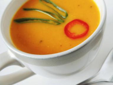 Zdjęcie - Wspaniała zupa dyniowa z imbirem, marchewką i mlekiem kokosowym - Przepisy kulinarne ze zdjęciami