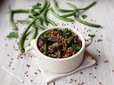 Zdjęcie - Kasza gryczana z wołowiną i fasolką szparagową - Przepisy kulinarne ze zdjęciami