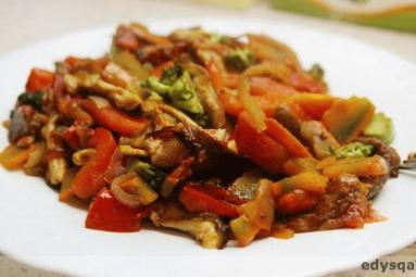 Zdjęcie - Warzywno grzybowy ratatouille z  patelni - Przepisy kulinarne ze zdjęciami
