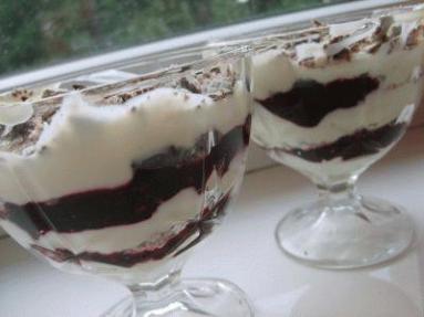 Zdjęcie - Jeżynowo-wafelkowy miks jogurtowy ;) - Przepisy kulinarne ze zdjęciami