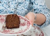 Zdjęcie - Korzenne ciasto z melasą i ciemnym piwem - Przepisy kulinarne ze zdjęciami