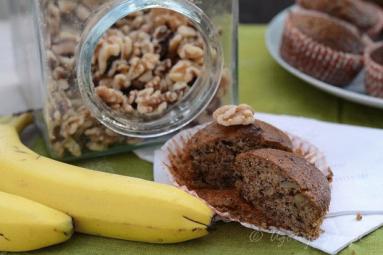 Zdjęcie - Muffinki bananowo orzechowe - Przepisy kulinarne ze zdjęciami