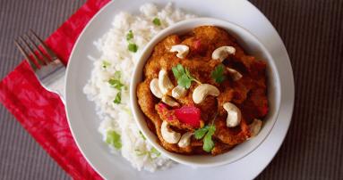 Zdjęcie - Kurczak w kremowym sosie z orzechami nerkowca w stylu indyjskim/Creamy indian cashew chicken - Przepisy kulinarne ze zdjęciami