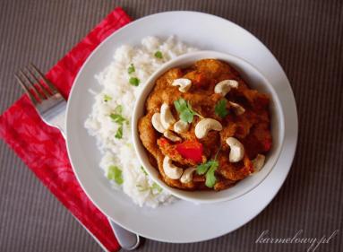 Zdjęcie - Kurczak w kremowym sosie z orzechami nerkowca w stylu indyjskim/Creamy indian cashew chicken - Przepisy kulinarne ze zdjęciami