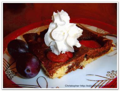 Zdjęcie - Ciasto czekoladowo waniliowe ze śliwkami. - Przepisy kulinarne ze zdjęciami