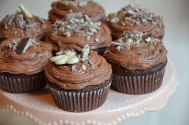 Zdjęcie - Czekoladowe cupcakes z wafelkami - Przepisy kulinarne ze zdjęciami
