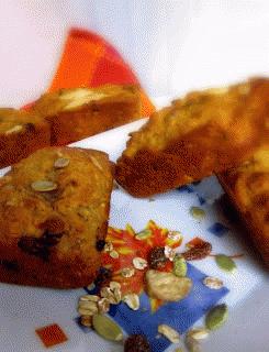 Zdjęcie - Dyniowe keksiki  z musli i owocami - Przepisy kulinarne ze zdjęciami