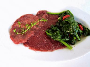 Zdjęcie - Bitki schabowe z czerwoną cebulą i cykorią - Przepisy kulinarne ze zdjęciami
