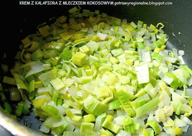 Zdjęcie - ZUPA KREM Z KALAFIORA Z MLECZKIEM KOKOSOWYM - Przepisy kulinarne ze zdjęciami