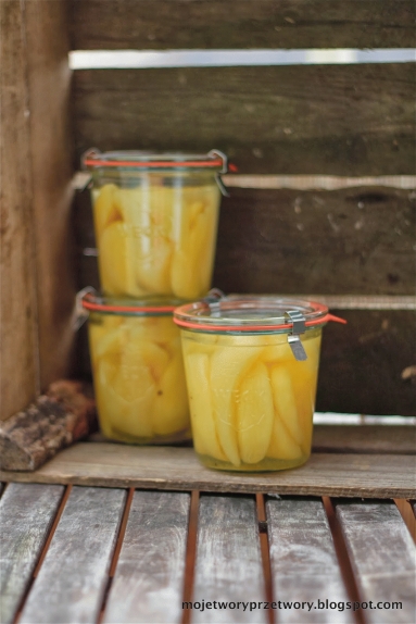 Zdjęcie - Gruszki w waniliowym syropie na zimę - Przepisy kulinarne ze zdjęciami