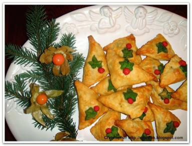 Zdjęcie - Świąteczne pierogi z kapustą i grzybami. - Przepisy kulinarne ze zdjęciami