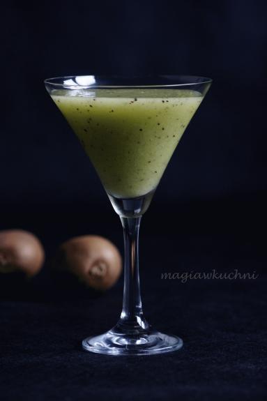 Zdjęcie - Drink z kiwi - Przepisy kulinarne ze zdjęciami