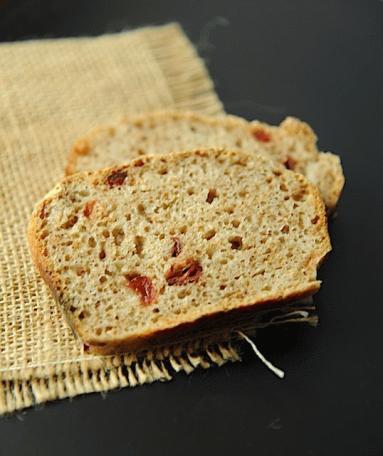 Zdjęcie - Chleb korzenny z rodzynkami (na zakwasie pszennym) - Przepisy kulinarne ze zdjęciami