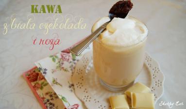 Zdjęcie - Kawa z białą czekoladą i różą - Przepisy kulinarne ze zdjęciami