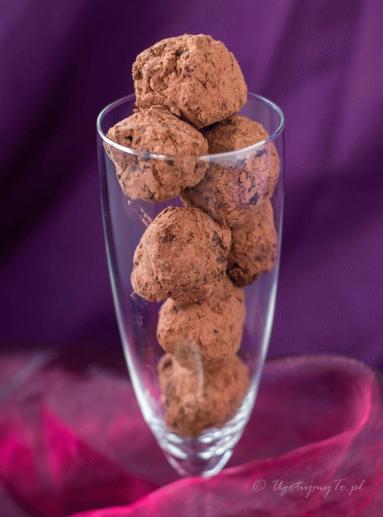 Zdjęcie - Trufle czekoladowe z awokado - Przepisy kulinarne ze zdjęciami