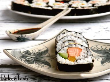 Zdjęcie - Domowe sushi - Przepisy kulinarne ze zdjęciami