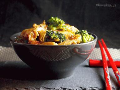 Zdjęcie - Makaron z kurczakiem w sosie teriyaki/Teriyaki chicken noodle bowls - Przepisy kulinarne ze zdjęciami