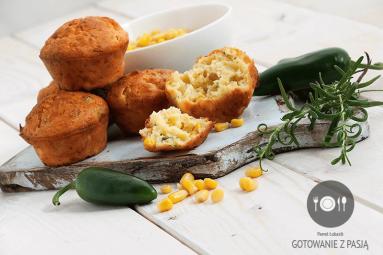 Zdjęcie - Muffinki na mące pszenno-kukurydzianej z ziarnami kukurydzy oraz  jalapeno - Przepisy kulinarne ze zdjęciami