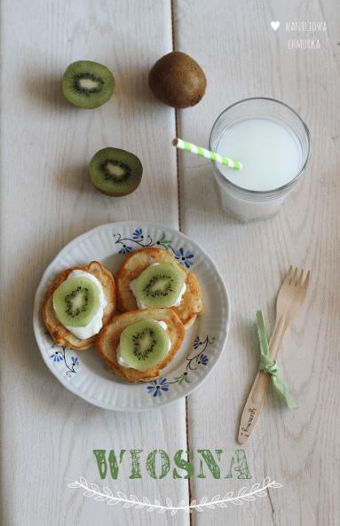 Zdjęcie - Pancakes jaglano-pszenne z kiwi - Przepisy kulinarne ze zdjęciami