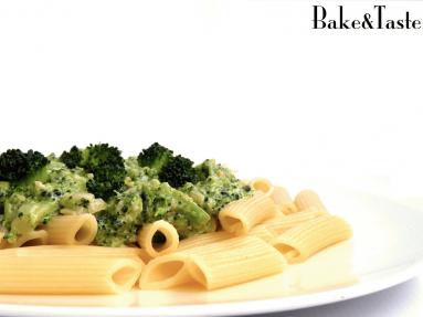 Zdjęcie - Makaron z sosem brokułowym - Przepisy kulinarne ze zdjęciami