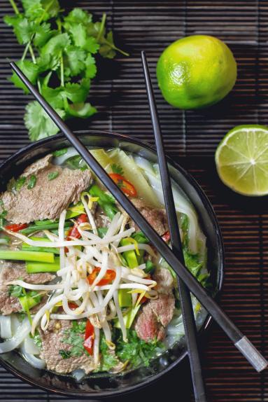 Zdjęcie - 113: Wietnamska zupa Pho z wołowiną - Przepisy kulinarne ze zdjęciami