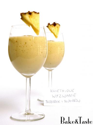 Zdjęcie - Smoothie ananasowo-bananowe. Kwietniowe Wyzwanie Blogerek i Blogerów - Przepisy kulinarne ze zdjęciami