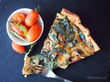 Zdjęcie - Serowy quiche z kiełbasą, szpinakiem i grzybami/Cheesy sausage, spinach and mushroom quiche - Przepisy kulinarne ze zdjęciami