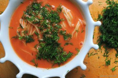 Zdjęcie - Zupa pomidorowa z pastą paprykową - Przepisy kulinarne ze zdjęciami