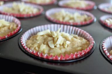 Zdjęcie - Muffinki z jabłkami i cynamonem - Przepisy kulinarne ze zdjęciami