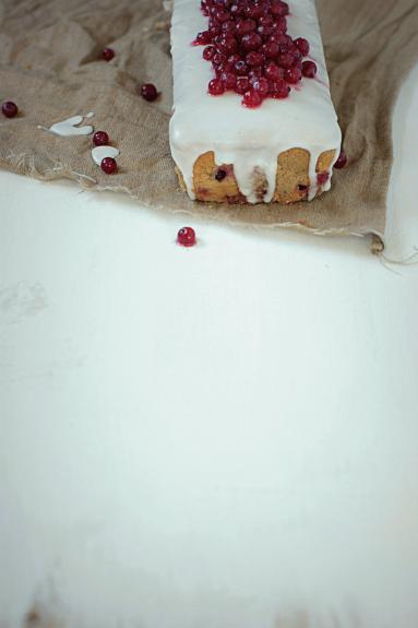 Zdjęcie - Babka z herbatą earl grey i porzeczkami - Earl Grey tea and red currant  loaf cake - Przepisy kulinarne ze zdjęciami