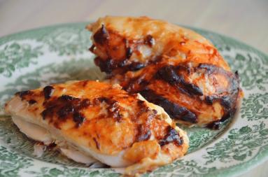 Zdjęcie - Pieczony kurczak z musztardą i anchois - Przepisy kulinarne ze zdjęciami