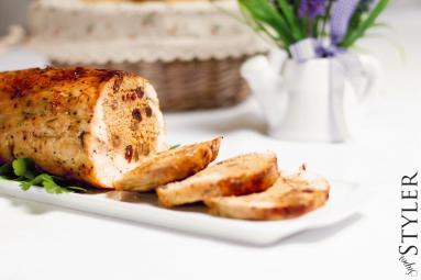 Zdjęcie - Galantyna z kurczaka pieczona z bakaliami - Przepisy kulinarne ze zdjęciami