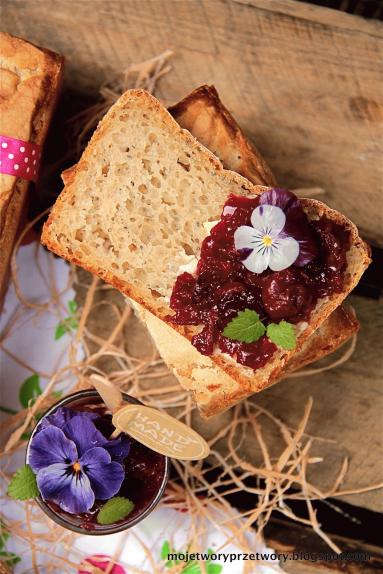 Zdjęcie - Wyjątkowy pszenny chleb na zakwasie z amarantusem i chia - Przepisy kulinarne ze zdjęciami