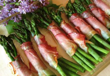 Zdjęcie - Pierwszy maja i pierwsze szparagi w tym  roku - Przepisy kulinarne ze zdjęciami