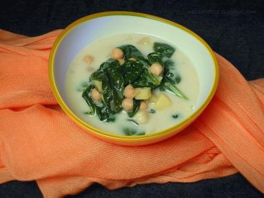 Zdjęcie - Jesienno-majowa zupa ze szpinakiem - Przepisy kulinarne ze zdjęciami