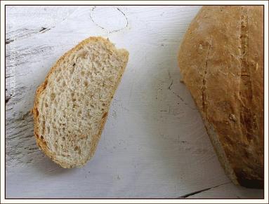 Zdjęcie - Prosty chleb na drożdżach - Przepisy kulinarne ze zdjęciami