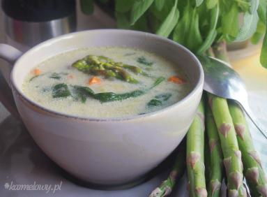 Zdjęcie - Wiosenna zupa ze szparagami i szpinakiem / Asparagus and spinach spring soup - Przepisy kulinarne ze zdjęciami