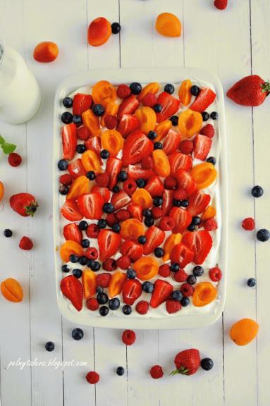 Zdjęcie - Ciasto "tres leches" z owocami (Pastel de Tres Leches con Fruta) - Przepisy kulinarne ze zdjęciami