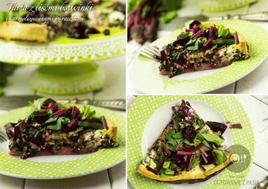 Zdjęcie - Tarta z liśćmi botwinki  i karmelizowanymi buraczkami - Przepisy kulinarne ze zdjęciami