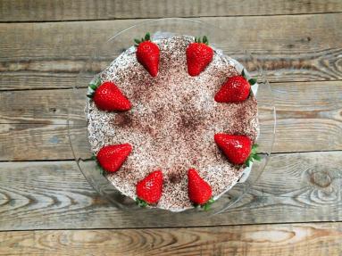 Zdjęcie - tort z truskawkami dla NieAlergika - Przepisy kulinarne ze zdjęciami