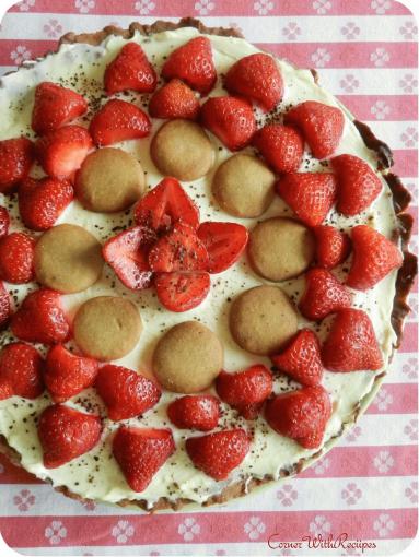 Zdjęcie - Kawowa tarta z truskawkami i mascarpone - Przepisy kulinarne ze zdjęciami