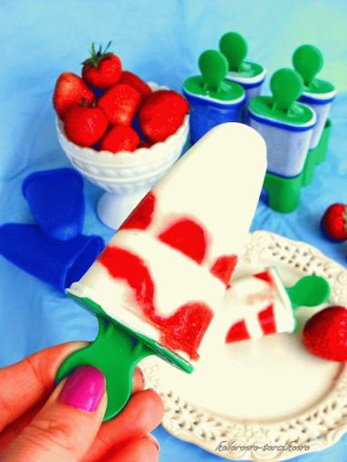 Zdjęcie - Lody jogurtowe z truskawkami - Przepisy kulinarne ze zdjęciami