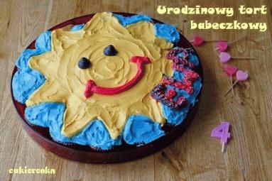 Zdjęcie - Urodzinowy tort babeczkowy - Przepisy kulinarne ze zdjęciami